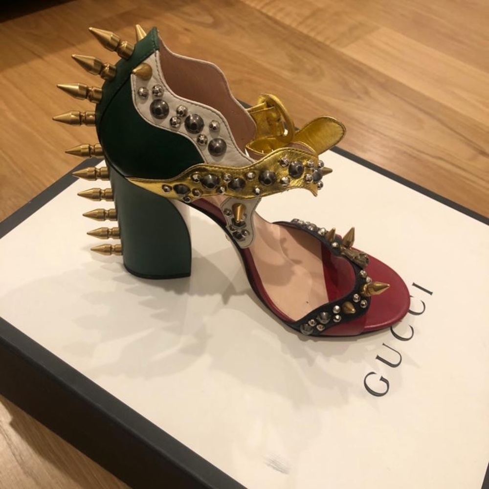 Criss cross sandal 80